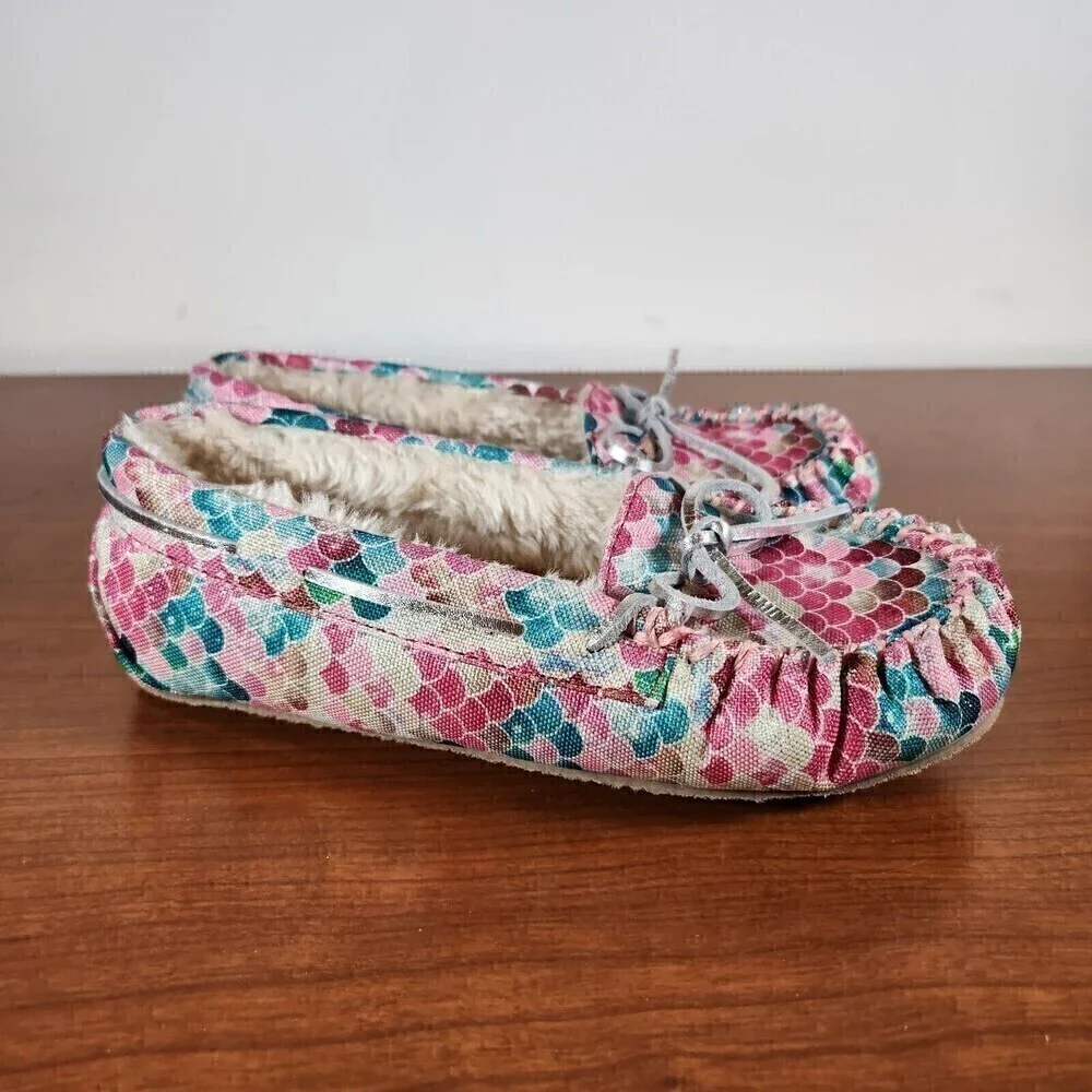 Minnetonka Cassie Little Kid Size 4 Faux Fur Lined Slippers Mermaid 49095